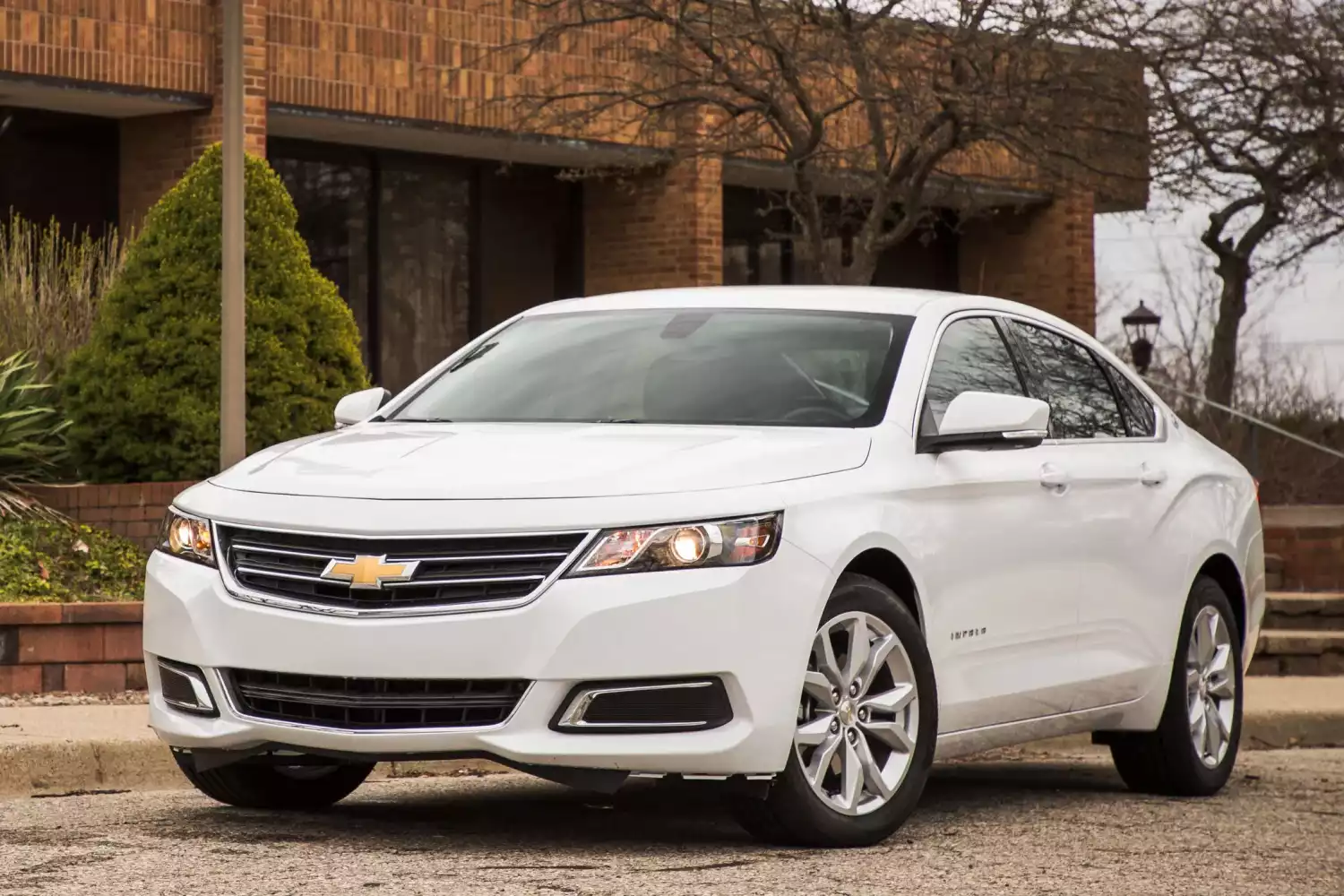 Chevrolet Malibu organizer for road trip