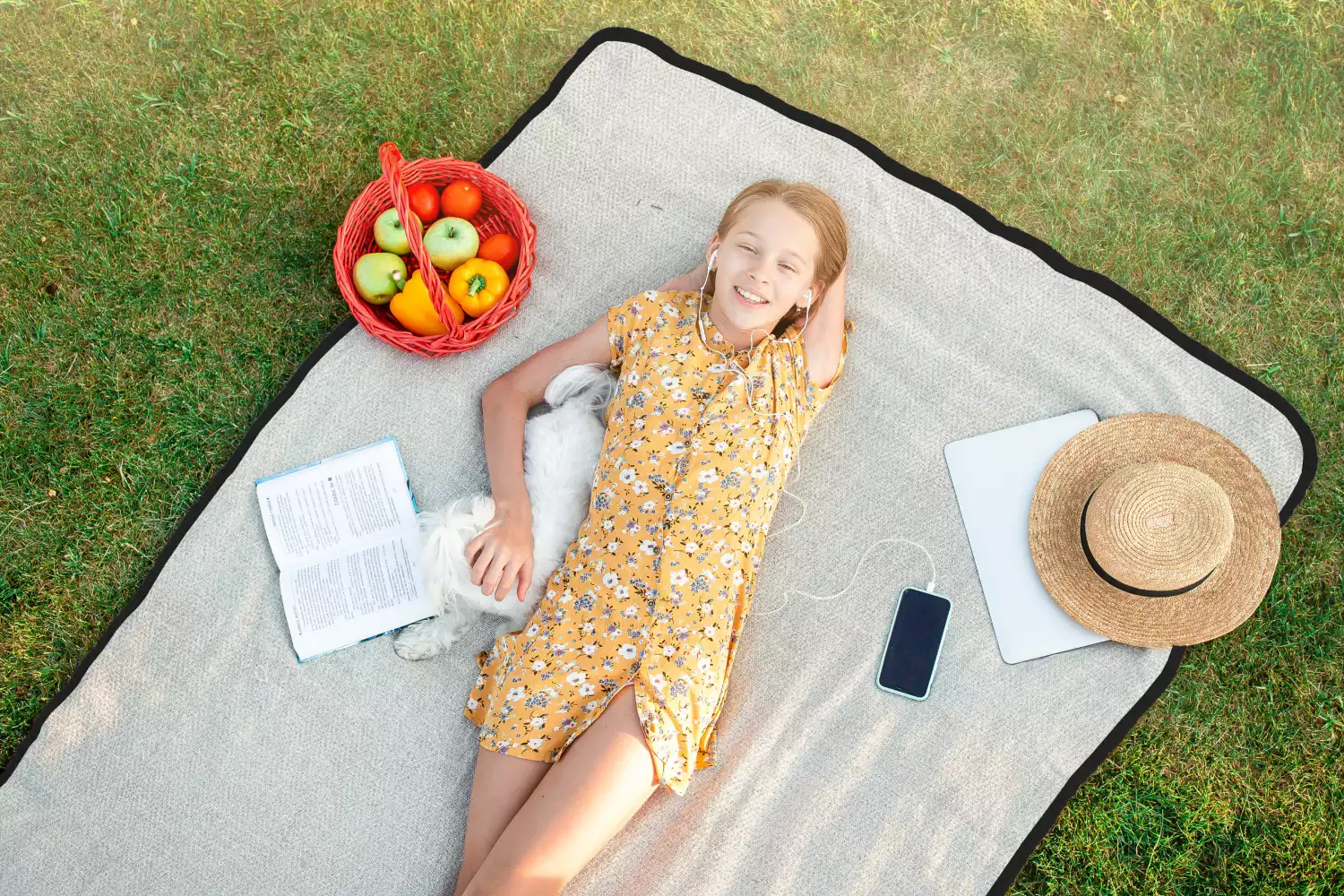 packable picnic blanket