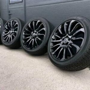 Rangerover wheels 275/40 R22 Original overfinch OEM with continental tyres.