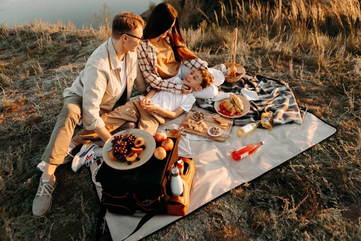 romantic picnic blanket