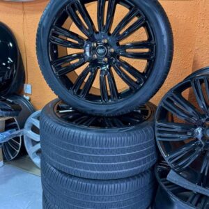 Range rover  Sport/Velar wheels and tyres glossy black 275/40/ R22 , 245/40/ R22  06 months warranty refund accepted .