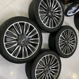 Range rover  Sport/Velar wheels and tyres silver  275/40/ R22 , 245/40/ R22  06 months warranty refund accepted .